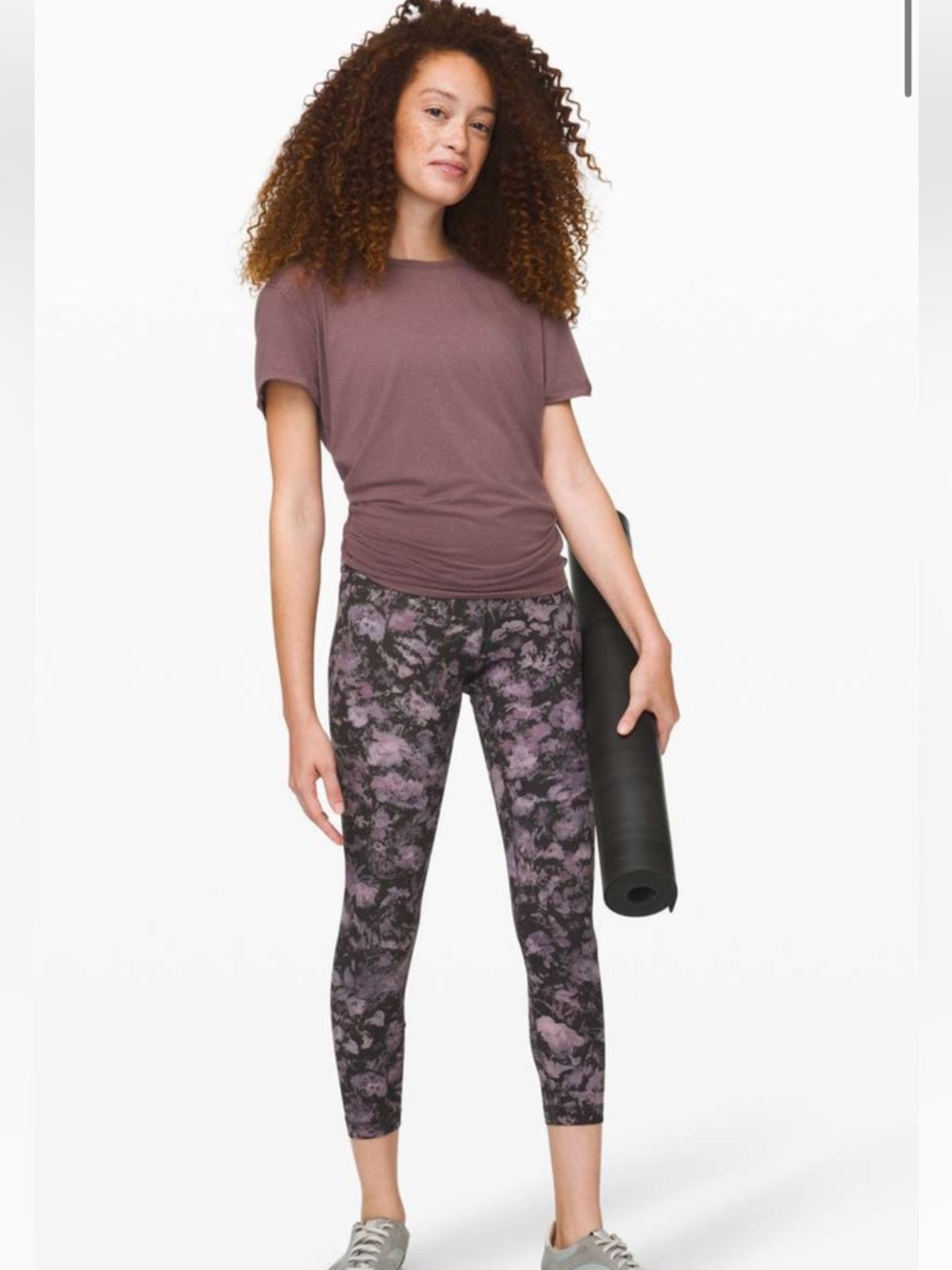 Lululemon Align Pant 25” Size 4
Floral Illusion Ice Grey Soft Nulu Yoga Leggings